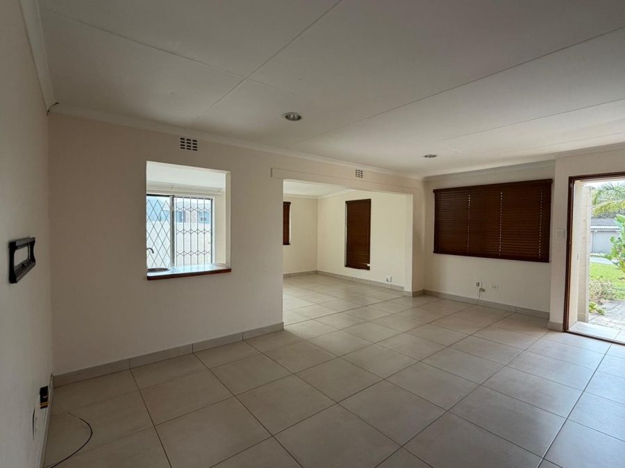 To Let 2 Bedroom Property for Rent in Overbaakens Eastern Cape